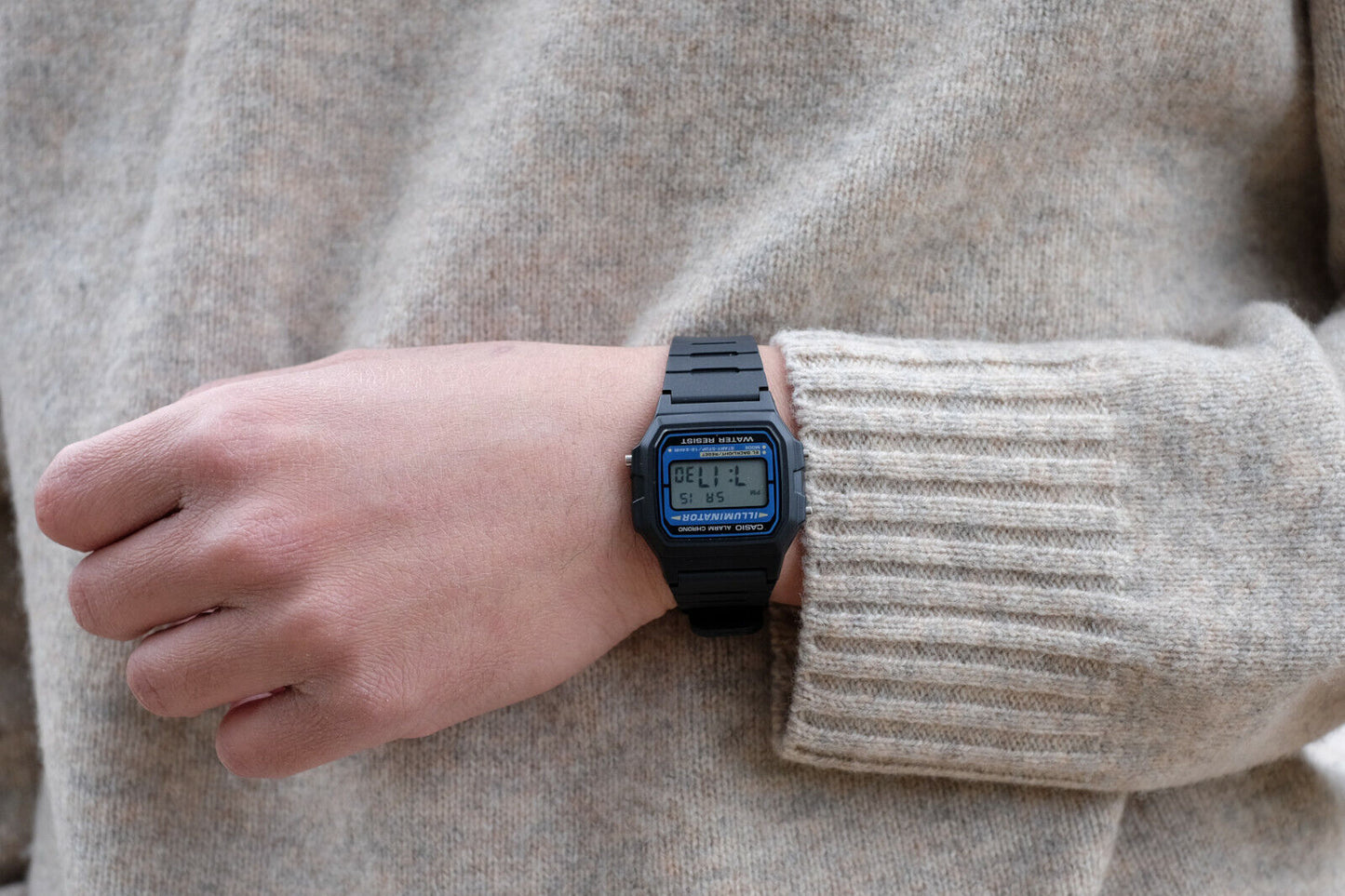 Casio F105W-1A Men's Digital 35mm Watch Quartz Illuminator Alarm Chronograph AU